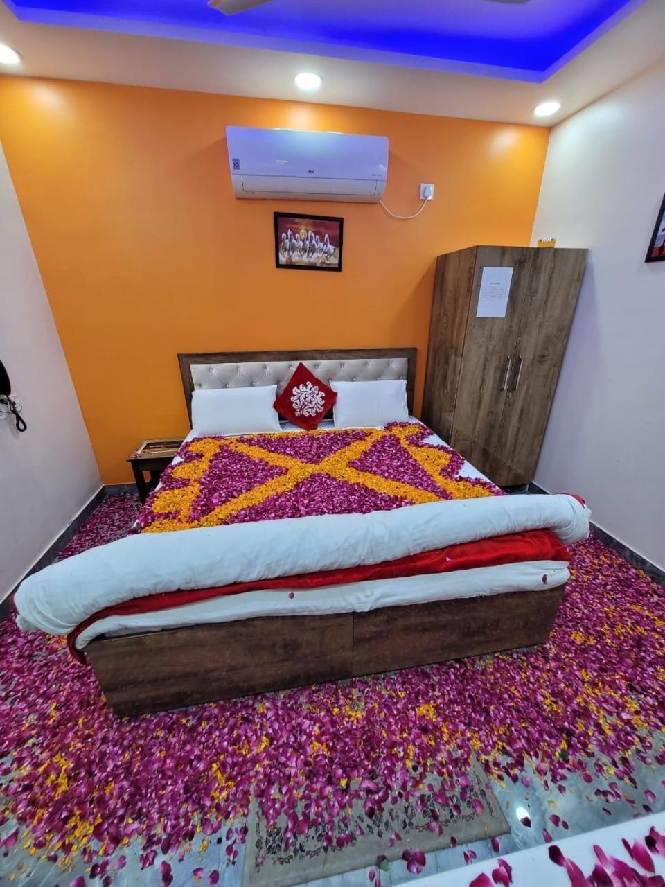The Swiss Residency Hotel Greater Noida Kültér fotó